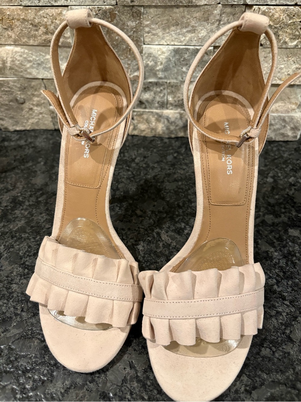Michael Kors Suede Blush New Heels with Pleated Ruffle Detail Strap Size 37 - Picture 3 of 9